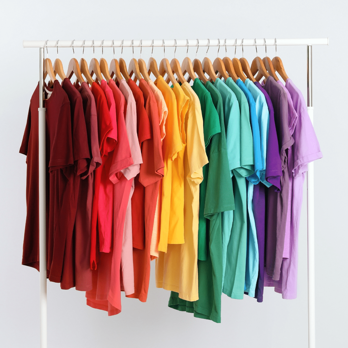 Portant de vêtements arc-en-ciel, choisir les couleurs qui vous mettent en valeur