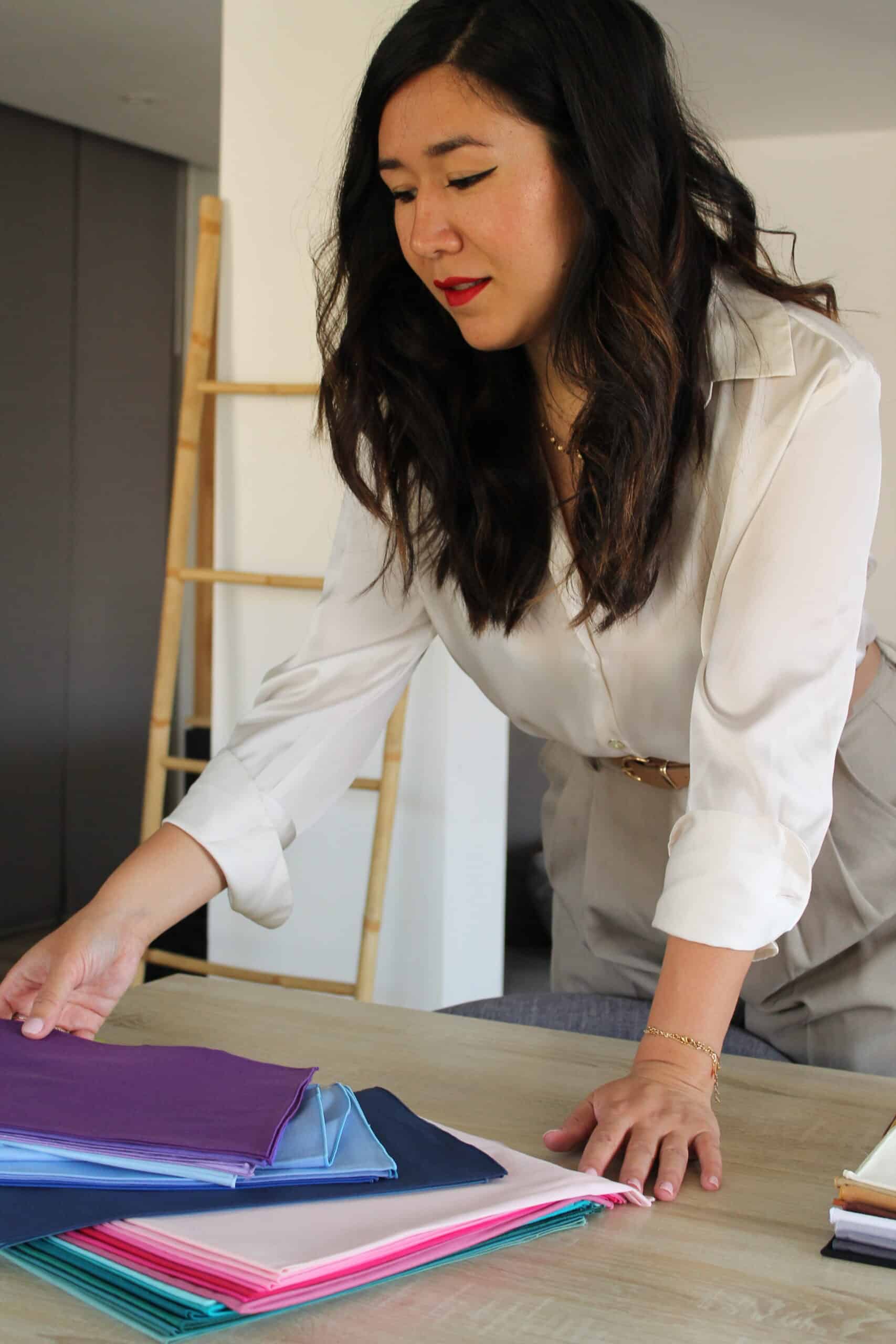 Charlène transmet son expertise de la colorimétrie